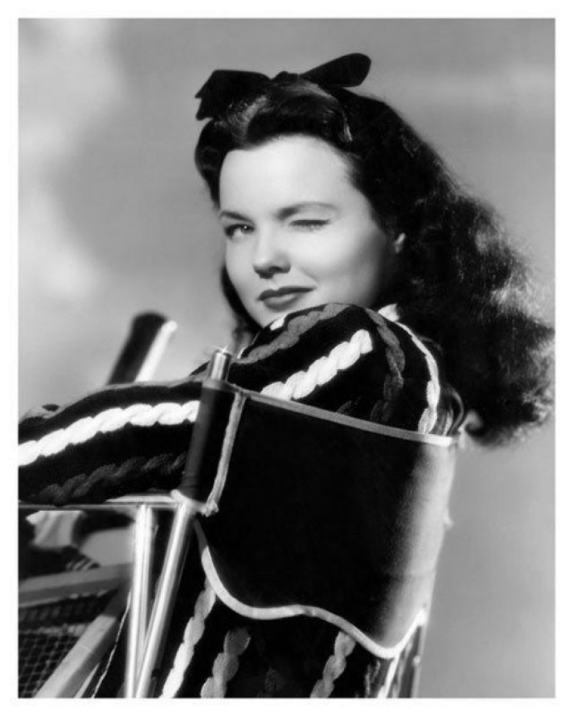 Playful, sly and perky: 20 vintage celebrities who wink at the camera Playful, sly and perky: 20 vintage celebrities who wink at the camera