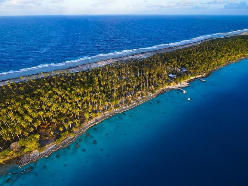 Polynesian paradise from the height of a kite