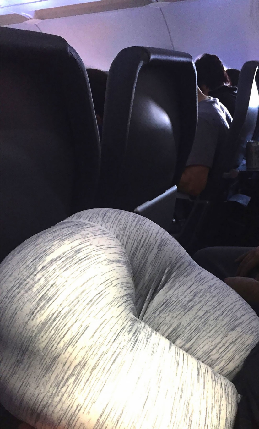 Popodushka es una almohada en forma de nalgas femeninas fuertes Popodushka es una almohada en forma de nalgas femeninas fuertes