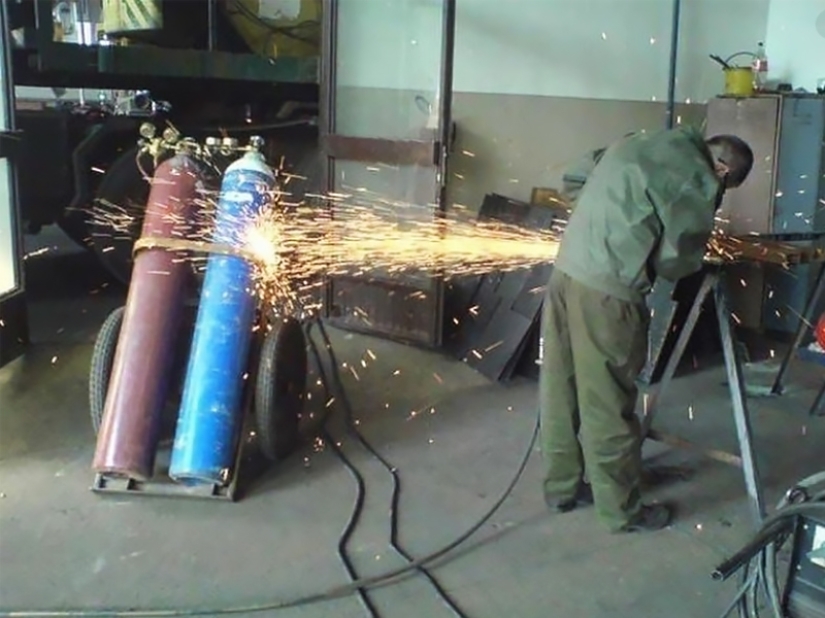 Por eso los hombres viven menos que las mujeres: 25 fotos