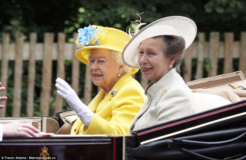 Por la mañana, la princesa, por la noche, la rana borracha: el primer día de carreras comenzó en Ascot