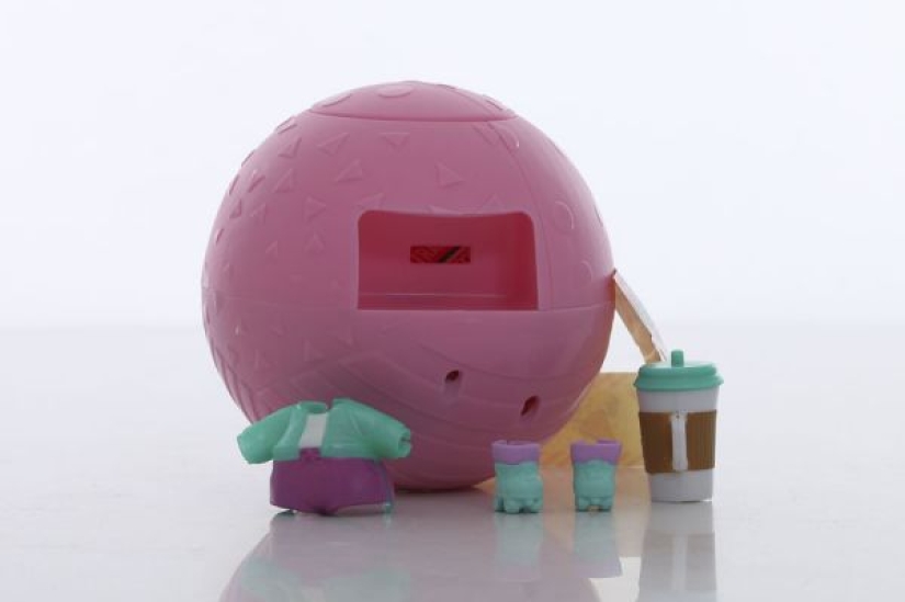 ¿Por qué a los niños les gusta tanto Kinder por 2,5 mil rublos, o qué es una muñeca L. O. L.?