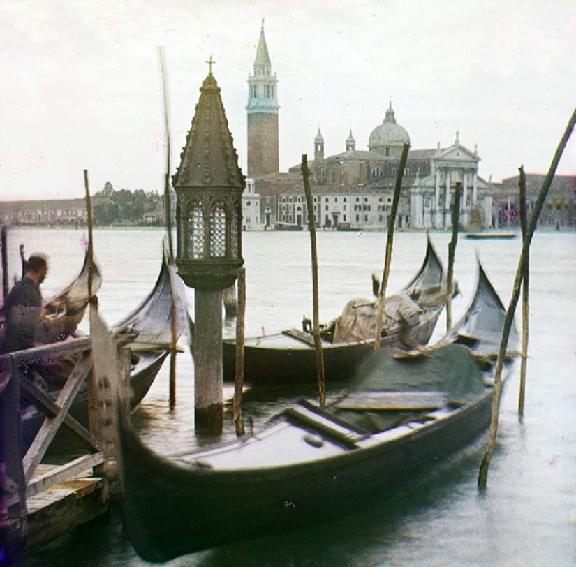 Pre-war Venice in color photographs by Bernard Eilers