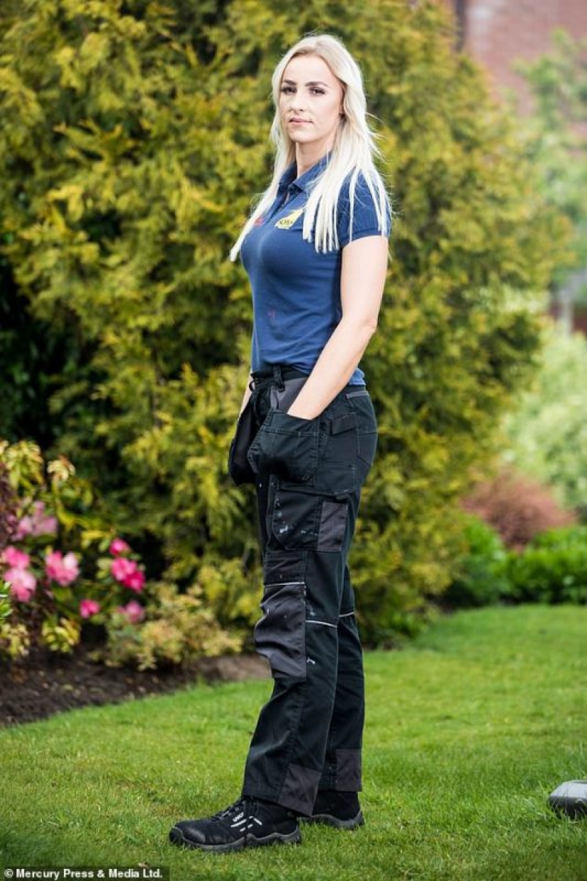 Problems with the riser? A beautiful plumber from the UK will cope with this in a matter of minutes Problems with the riser? A beautiful plumber from the UK will cope with this in a matter of minutes