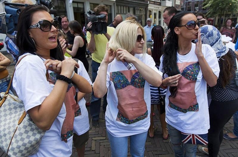 Prostitutes on floating barges in Utrecht