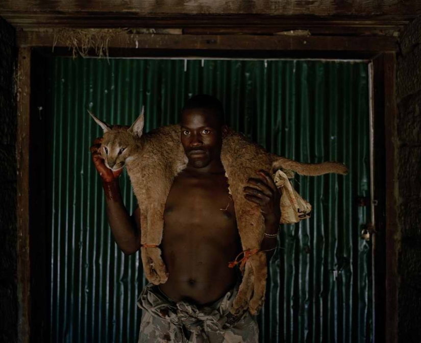Provocativa foto del proyecto "Cazadores y presas"