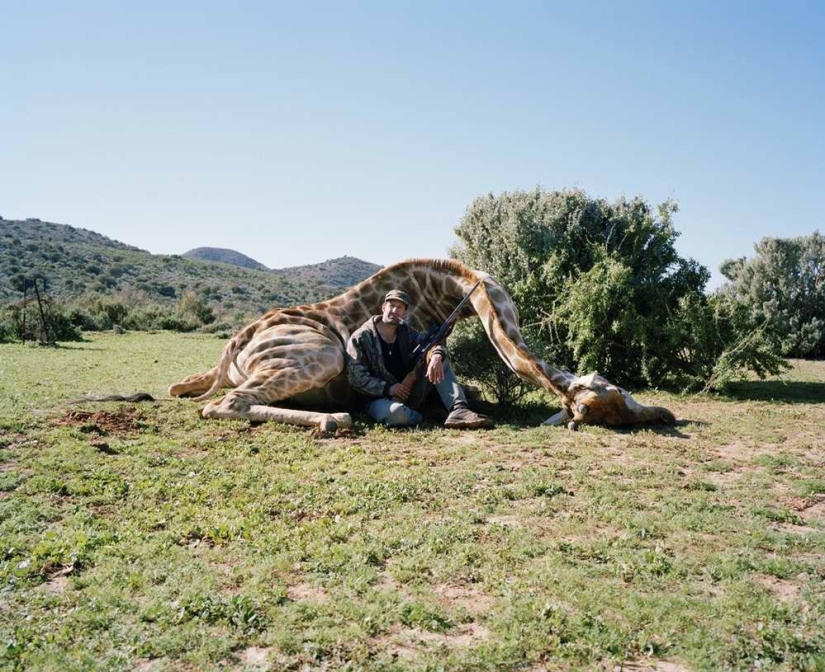 Provocativa foto del proyecto "Cazadores y presas"