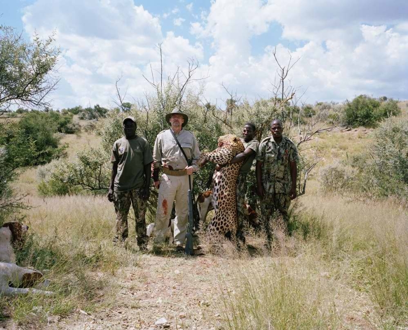 Provocativa foto del proyecto "Cazadores y presas"