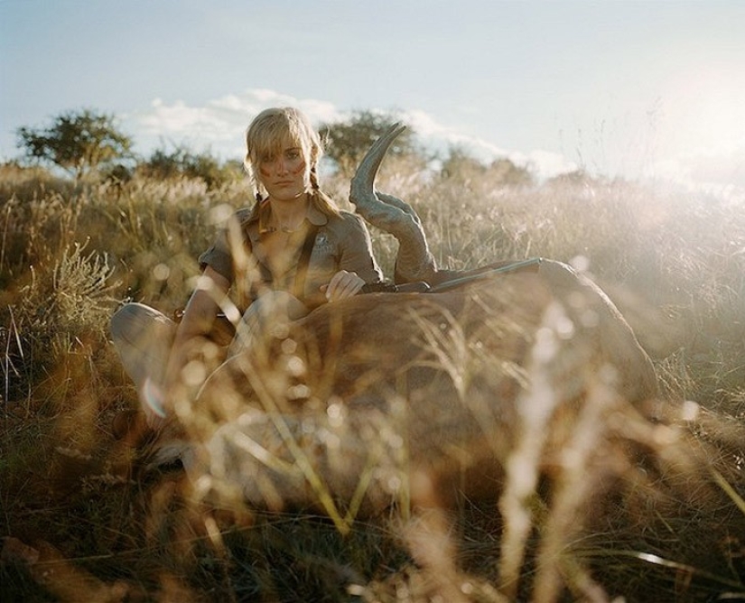 Provocative photo project "Hunters and prey"