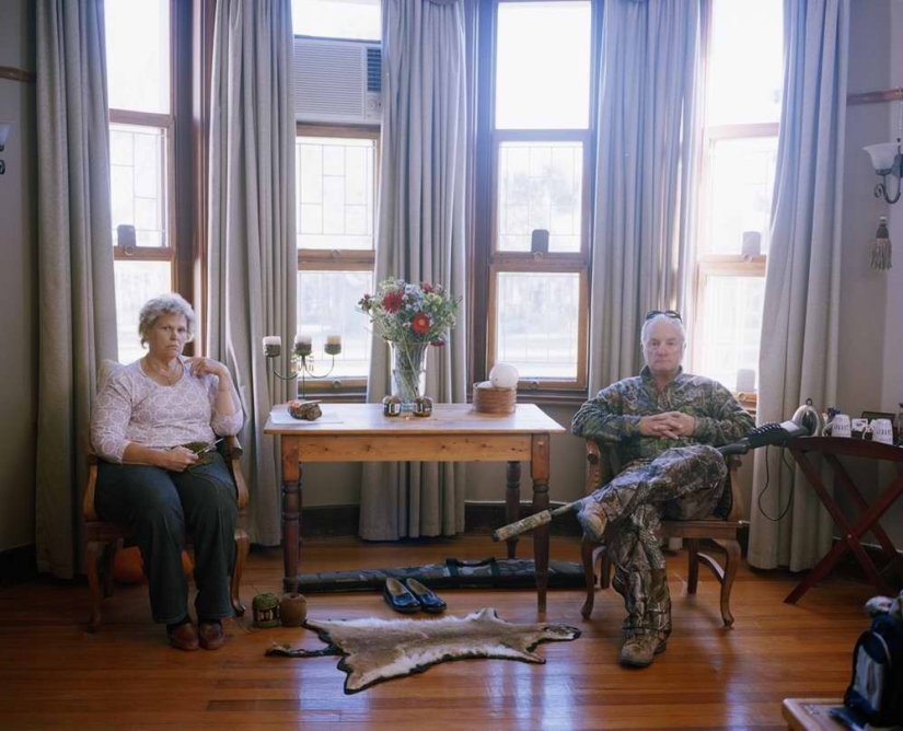 Provocative photo project "Hunters and prey"