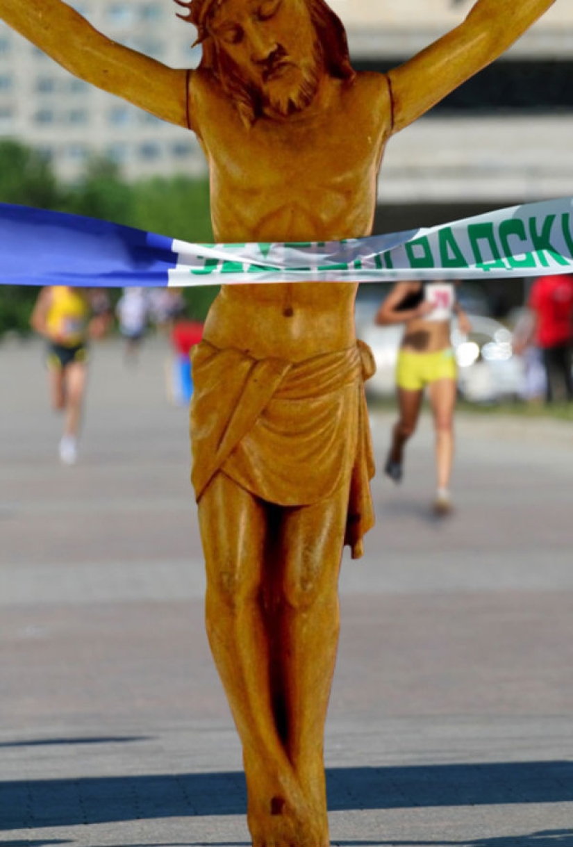 Proyecto fotográfico "Jesús está en todas partes" Proyecto fotográfico "Jesús está en todas partes"