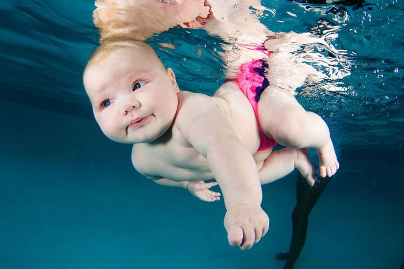 Proyecto fotográfico encantador-niños bajo el agua