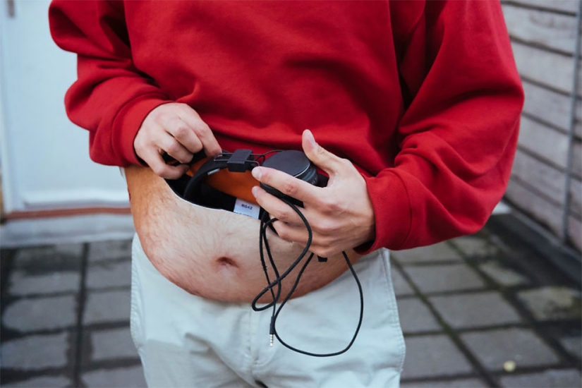 Psst, man, the beer belly can be removed: the designer created a bag in the form of a beer belly