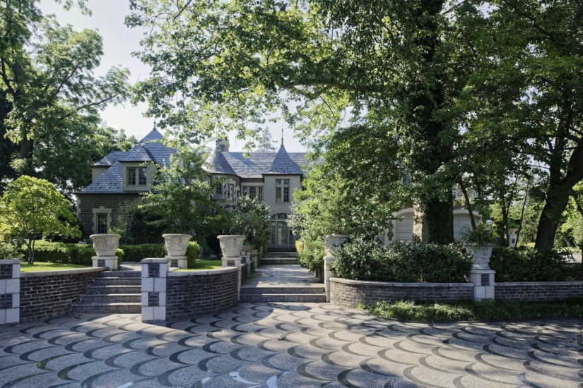 Qué aspecto tiene la casa de un multimillonario que emigró de la URSS, con un valor de 85 millones de dólares Qué aspecto tiene la casa de un multimillonario que emigró de la URSS, con un valor de 85 millones de dólares
