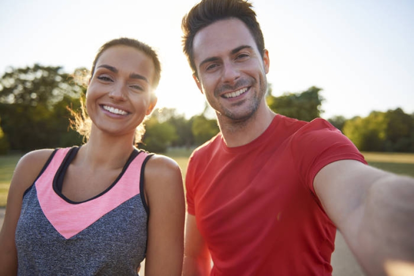 ¿Qué hacer si el esposo coquetea con colegas en el trabajo?