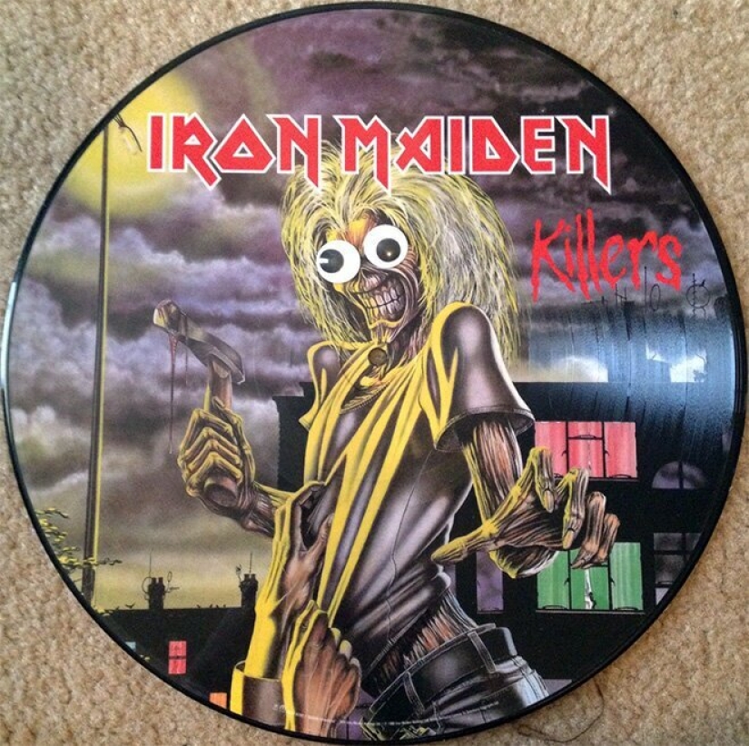 Qué sucede si pones los ojos temblorosos en las cubiertas de las bandas de metal