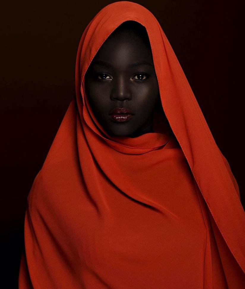 Queen of Darkness: dark-skinned beauty made a splash in the fashion world