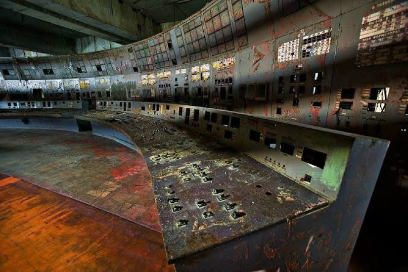 Radioactive attraction: in Chernobyl, a control room was opened for tourists, where radiation is 40,000 times higher than normal