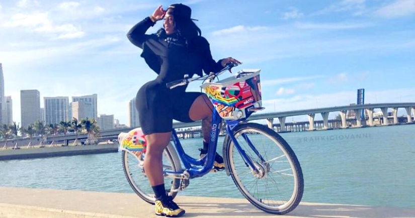 Rahi Giovanni es una chica centauro con caderas enormes Rahi Giovanni es una chica centauro con caderas enormes