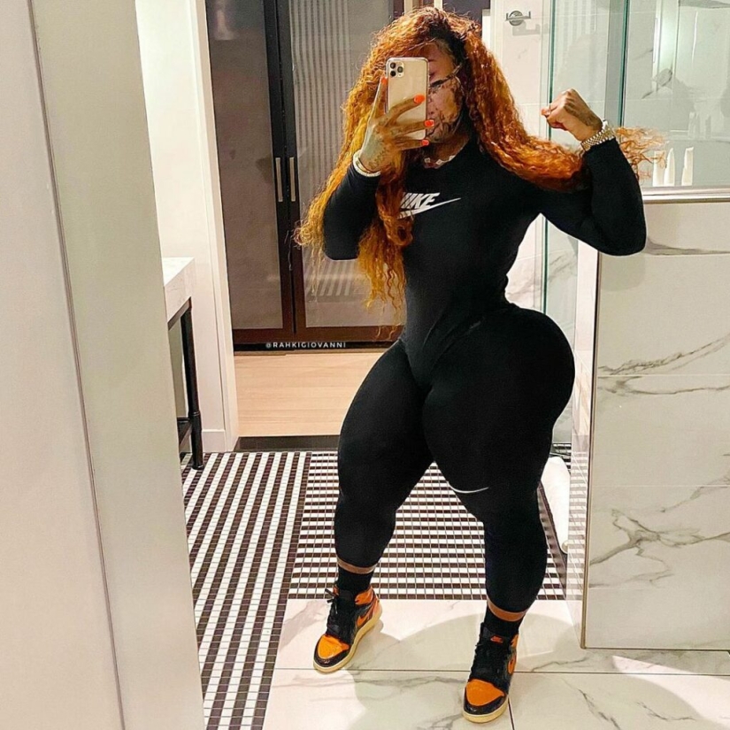 Rahi Giovanni es una chica centauro con caderas enormes Rahi Giovanni es una chica centauro con caderas enormes