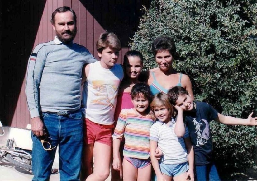 Rape and pedophilia in the name of Jesus: the terrible truth about the sect "Children of God"