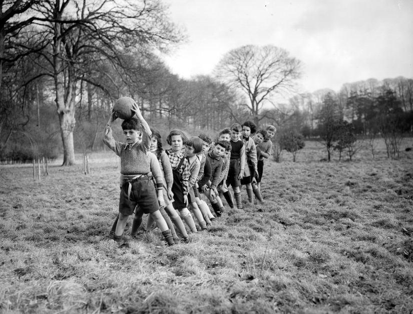 Rare pictures of the British special operation to save children during the Holocaust Rare pictures of the British special operation to save children during the Holocaust
