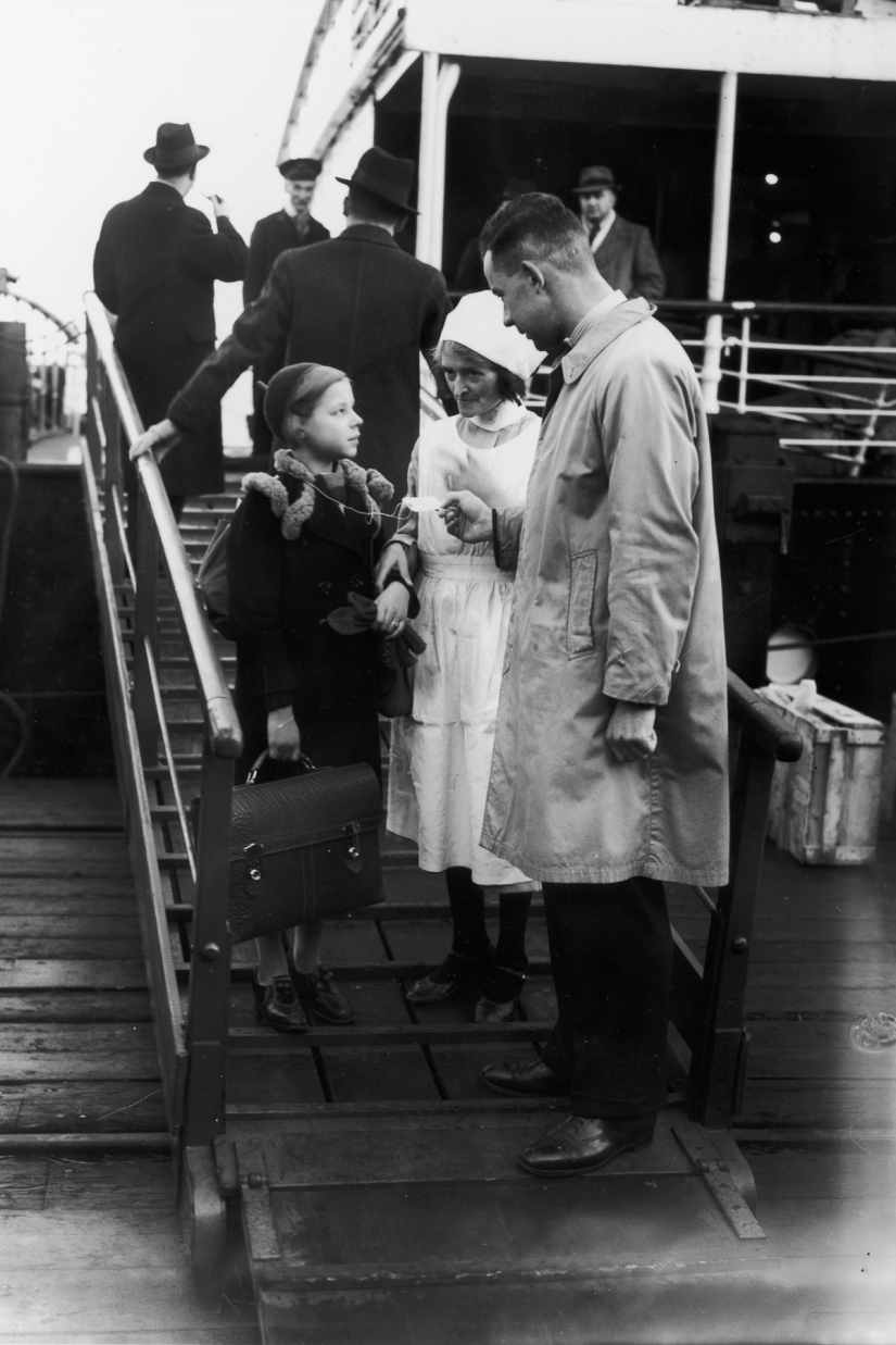 Rare pictures of the British special operation to save children during the Holocaust Rare pictures of the British special operation to save children during the Holocaust