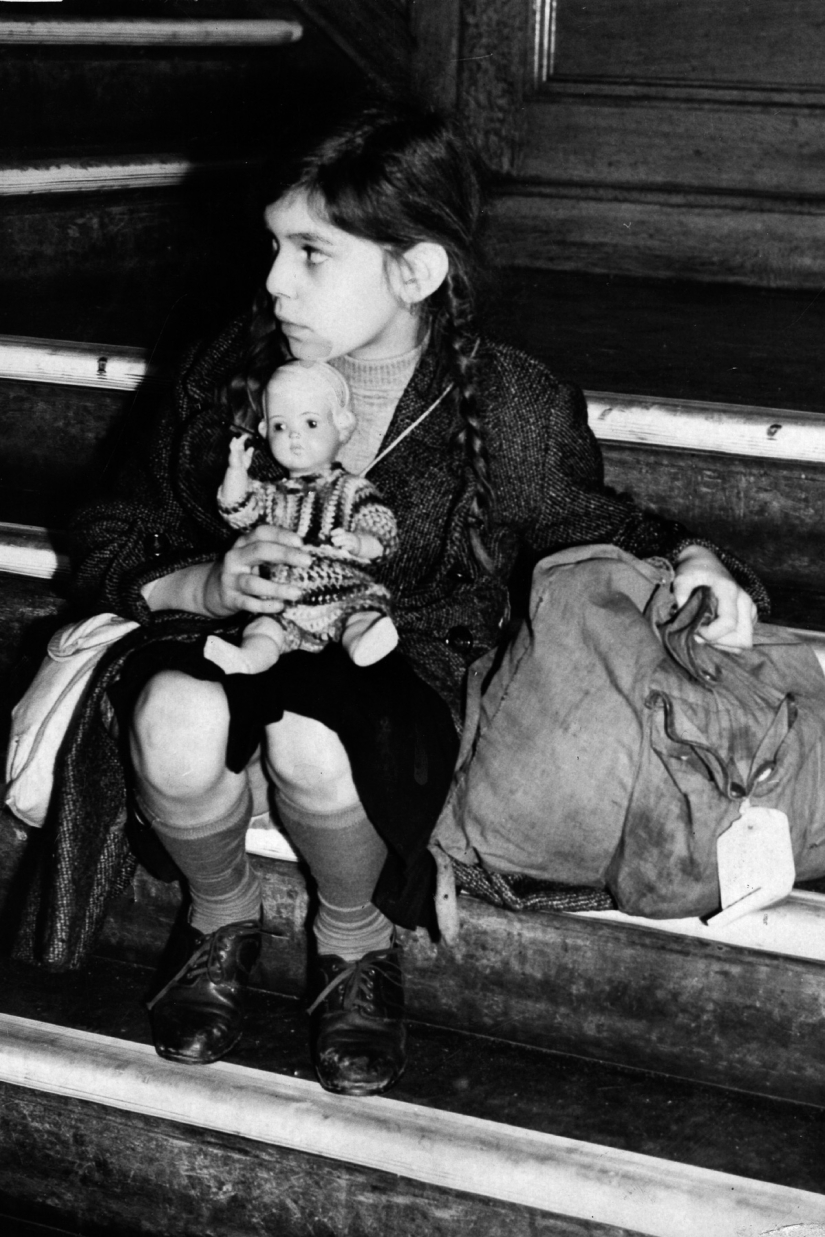 Rare pictures of the British special operation to save children during the Holocaust Rare pictures of the British special operation to save children during the Holocaust