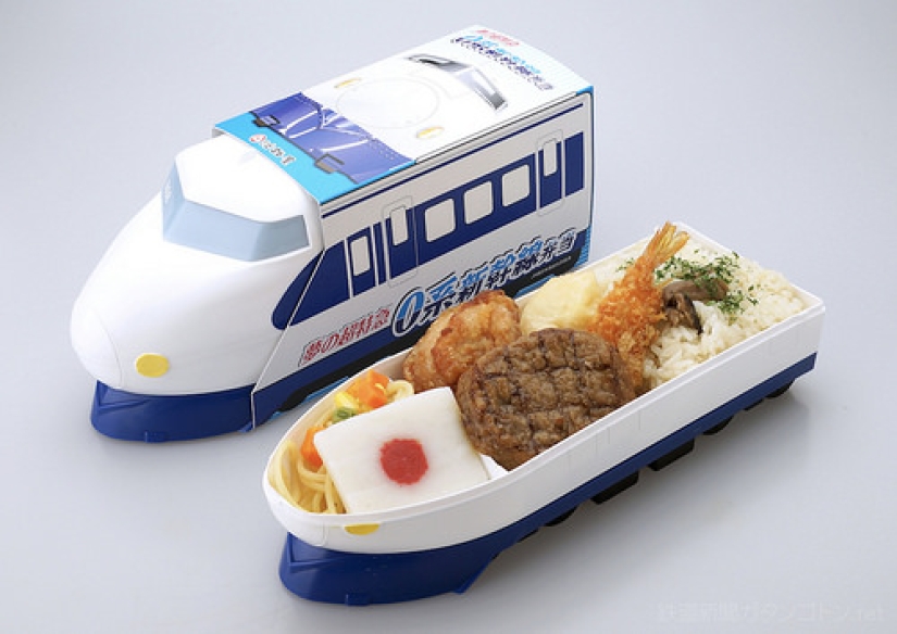 Raíz de loto, aperitivo de bardana y tortilla con jeroglíficos: lo que alimentan en la estación de tren de Tokio Raíz de loto, aperitivo de bardana y tortilla con jeroglíficos: lo que alimentan en la estación de tren de Tokio