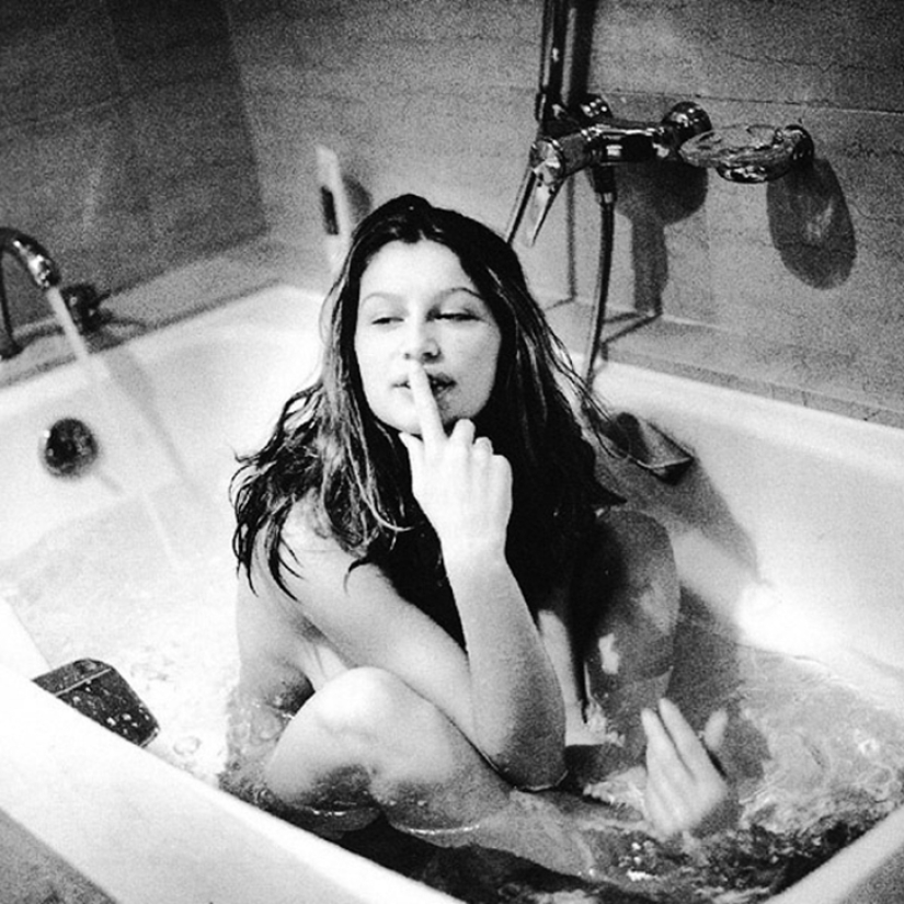 Real female beauty in the photo series "Women before 10 am" Real female beauty in the photo series "Women before 10 am"