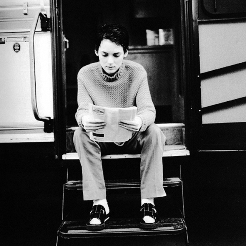 Real female beauty in the photo series "Women before 10 am" Real female beauty in the photo series "Women before 10 am"