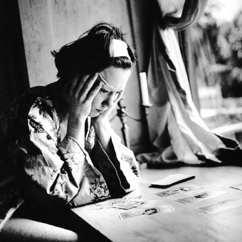 Real female beauty in the photo series "Women before 10 am" Real female beauty in the photo series "Women before 10 am"