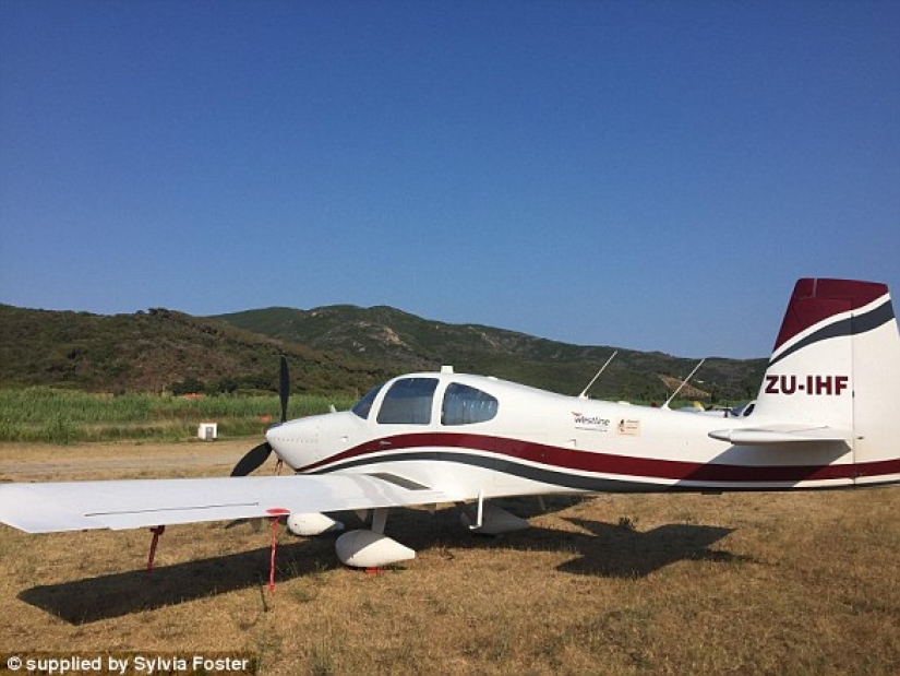Retired and started living: an elderly couple built a plane and flew around the world