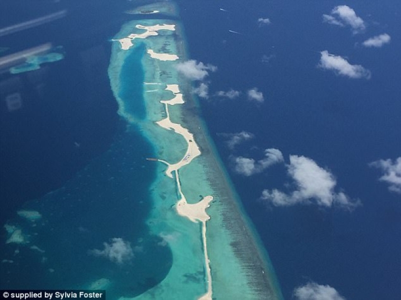 Retired and started living: an elderly couple built a plane and flew around the world