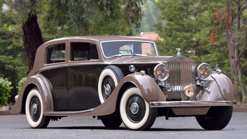 Retro-beauty: 12 retro-cars, which with the years will become only the best Retro-beauty: 12 retro-cars, which with the years will become only the best