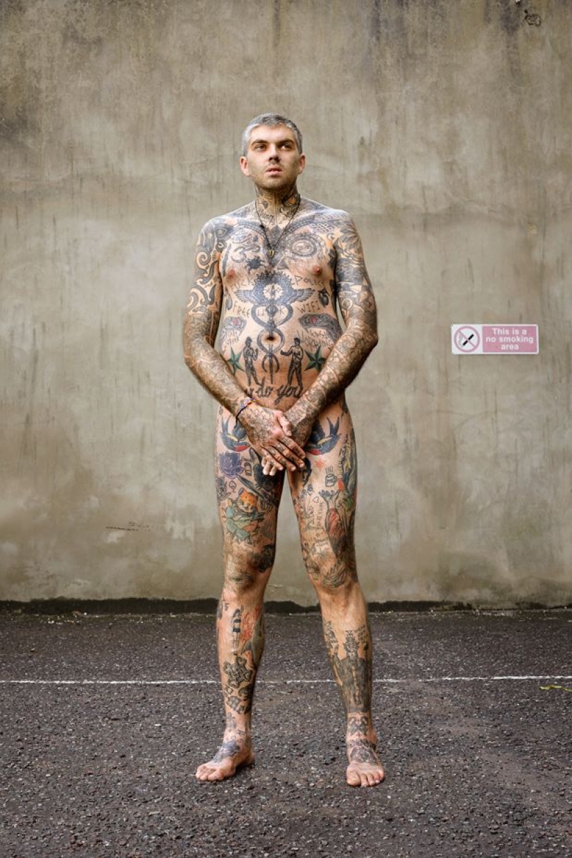 Reyes desnudos de los tatuajes