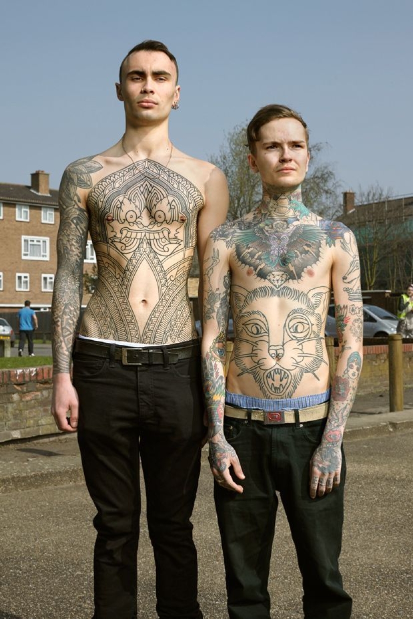 Reyes desnudos de los tatuajes