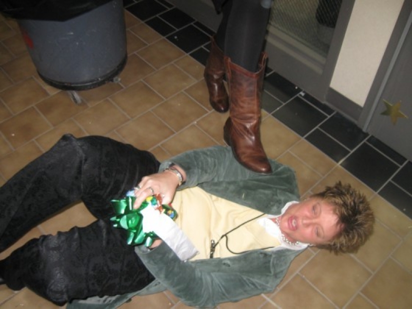Ridiculous and funny pictures from New Year's corporate parties