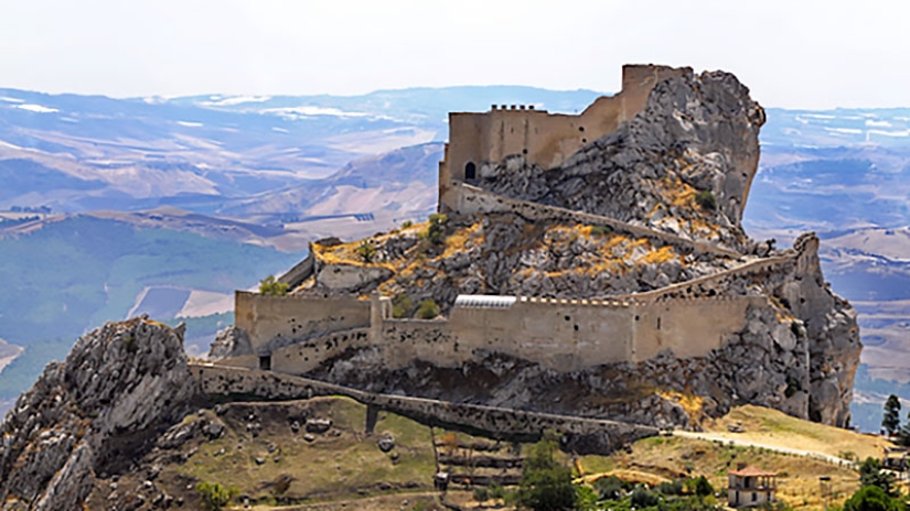 Right now in Sicily you can buy one of 100 houses for just 1 euro