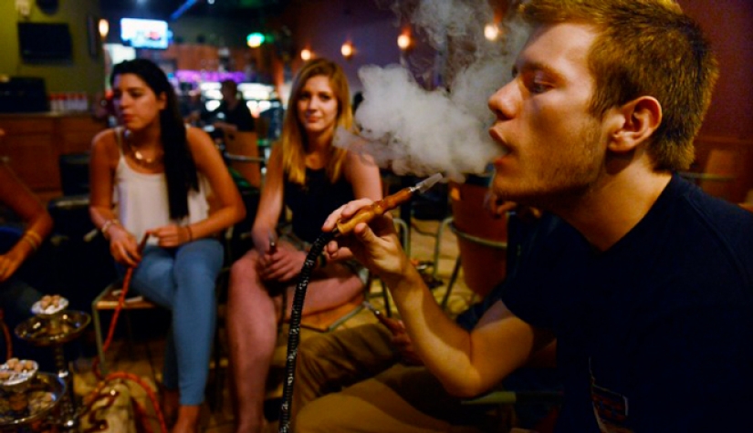 Roman with smoke: Moscow hookah bars "breed" customers through dating sites Roman with smoke: Moscow hookah bars "breed" customers through dating sites