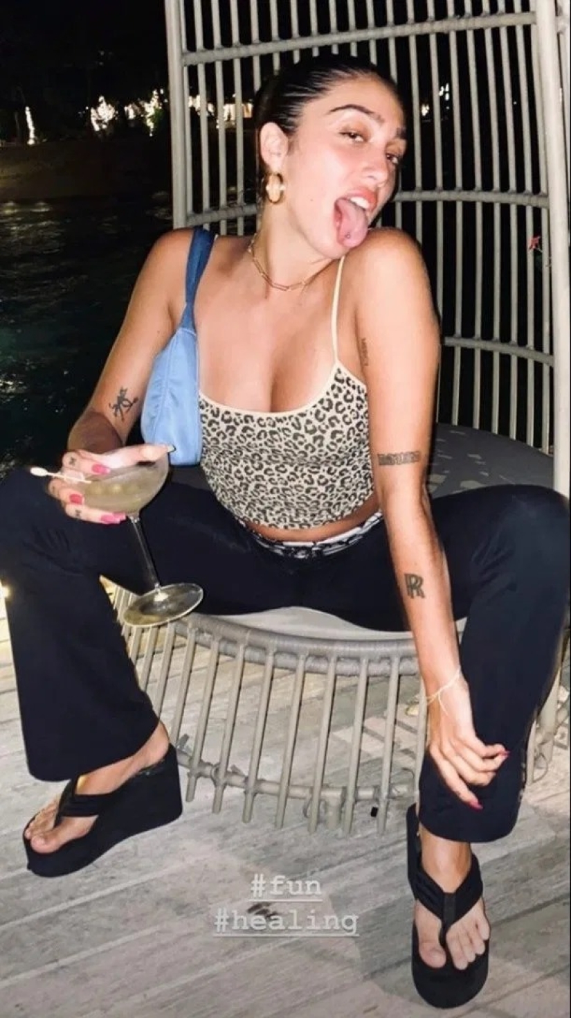 Romance y el mar: Madonna está de vacaciones con un joven amante y niños en las Maldivas