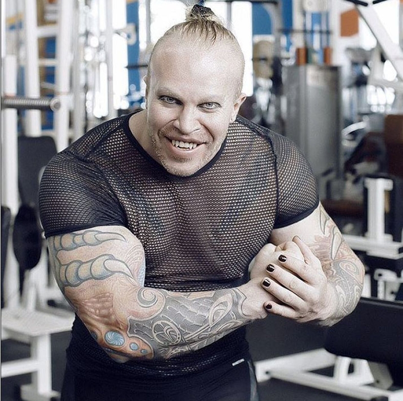 Sasha and Masya: how does the family of Russia's most outrageous fitness blogger live