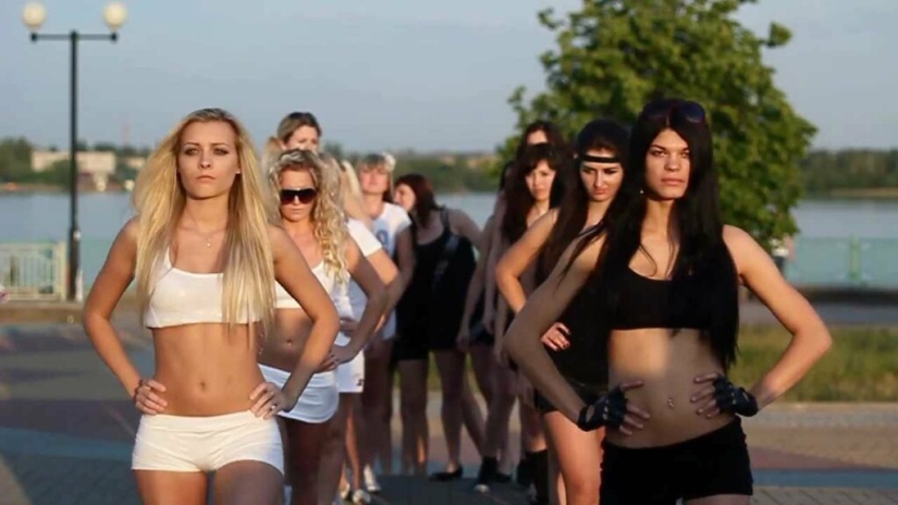 Scientists have figured out who is smarter — blondes or brunettes Scientists have figured out who is smarter — blondes or brunettes