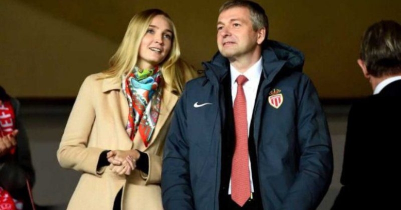 Se fue de un portazo: las esposas de los oligarcas que rompieron con sus maridos con un fuerte escándalo Se fue de un portazo: las esposas de los oligarcas que rompieron con sus maridos con un fuerte escándalo