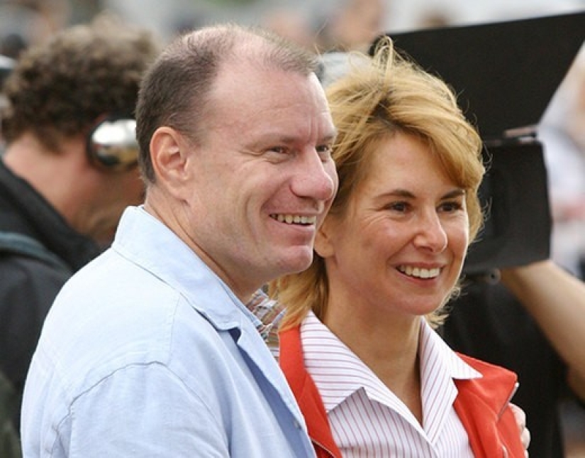 Se fue de un portazo: las esposas de los oligarcas que rompieron con sus maridos con un fuerte escándalo Se fue de un portazo: las esposas de los oligarcas que rompieron con sus maridos con un fuerte escándalo