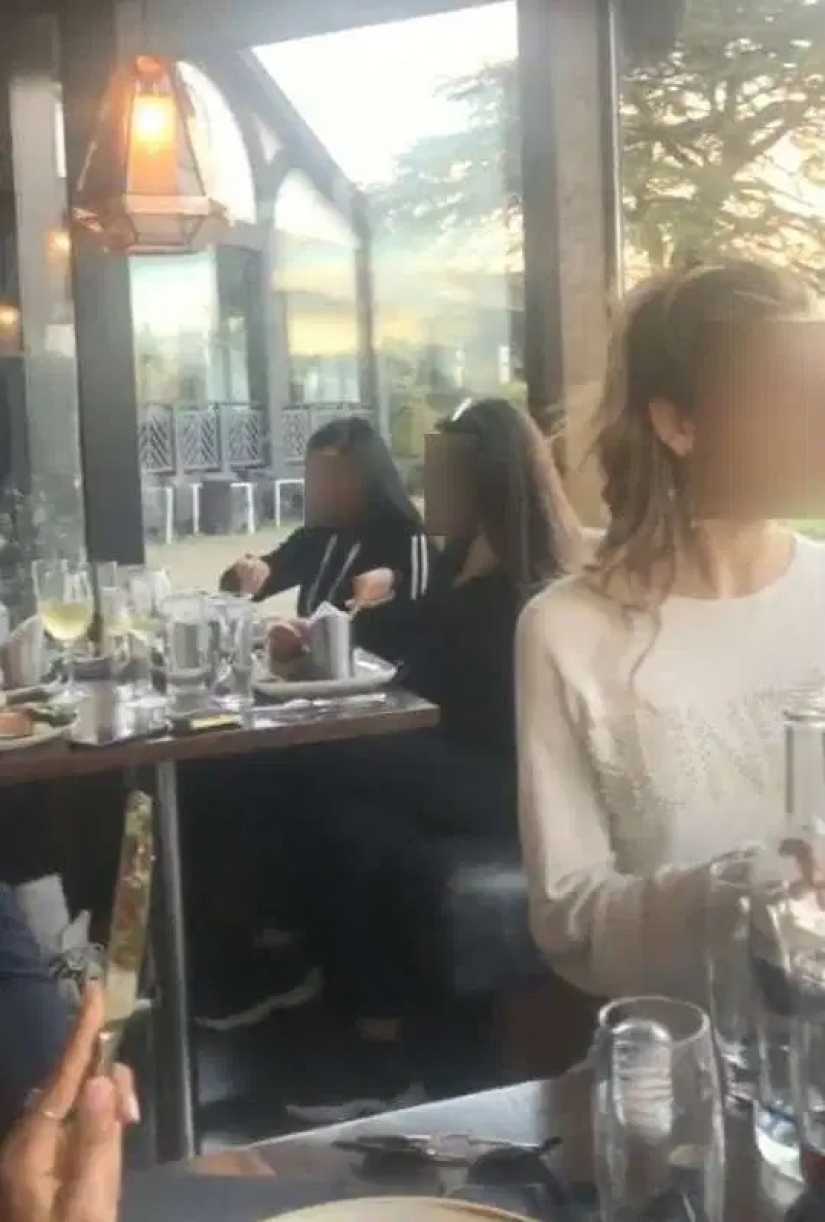 Se permite la entrada no autorizada: las modelos organizaron una despedida de soltera caliente en el Manchester City