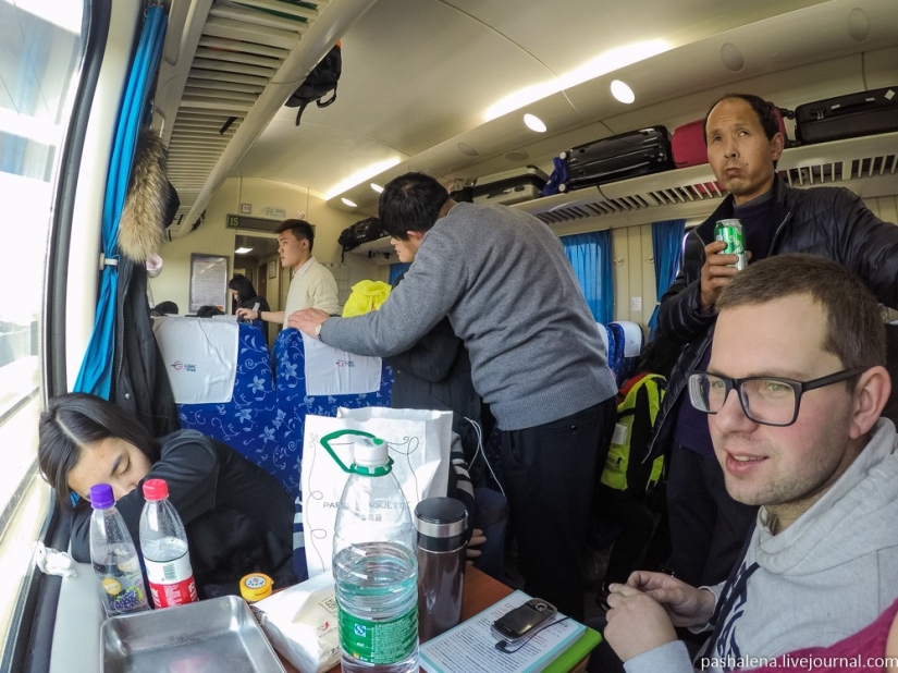 Sedentary hell: 21 hours in a hard carriage from Beijing to Guangzhou Sedentary hell: 21 hours in a hard carriage from Beijing to Guangzhou