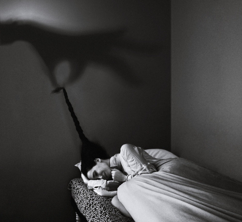 Self-portraits of this girl confuse all thoughts in my head Self-portraits of this girl confuse all thoughts in my head