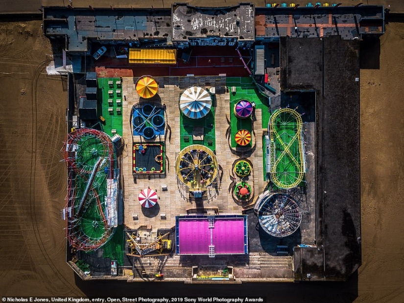 Selfies of nuns, fascinating iceberg and debauchery in Jerusalem: who will be the winner of the Sony World Photography Awards 2019