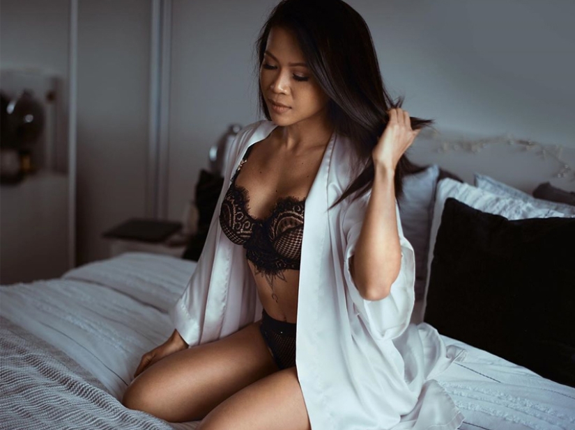 Sensual pictures of beautiful girls by Julien Fischer
